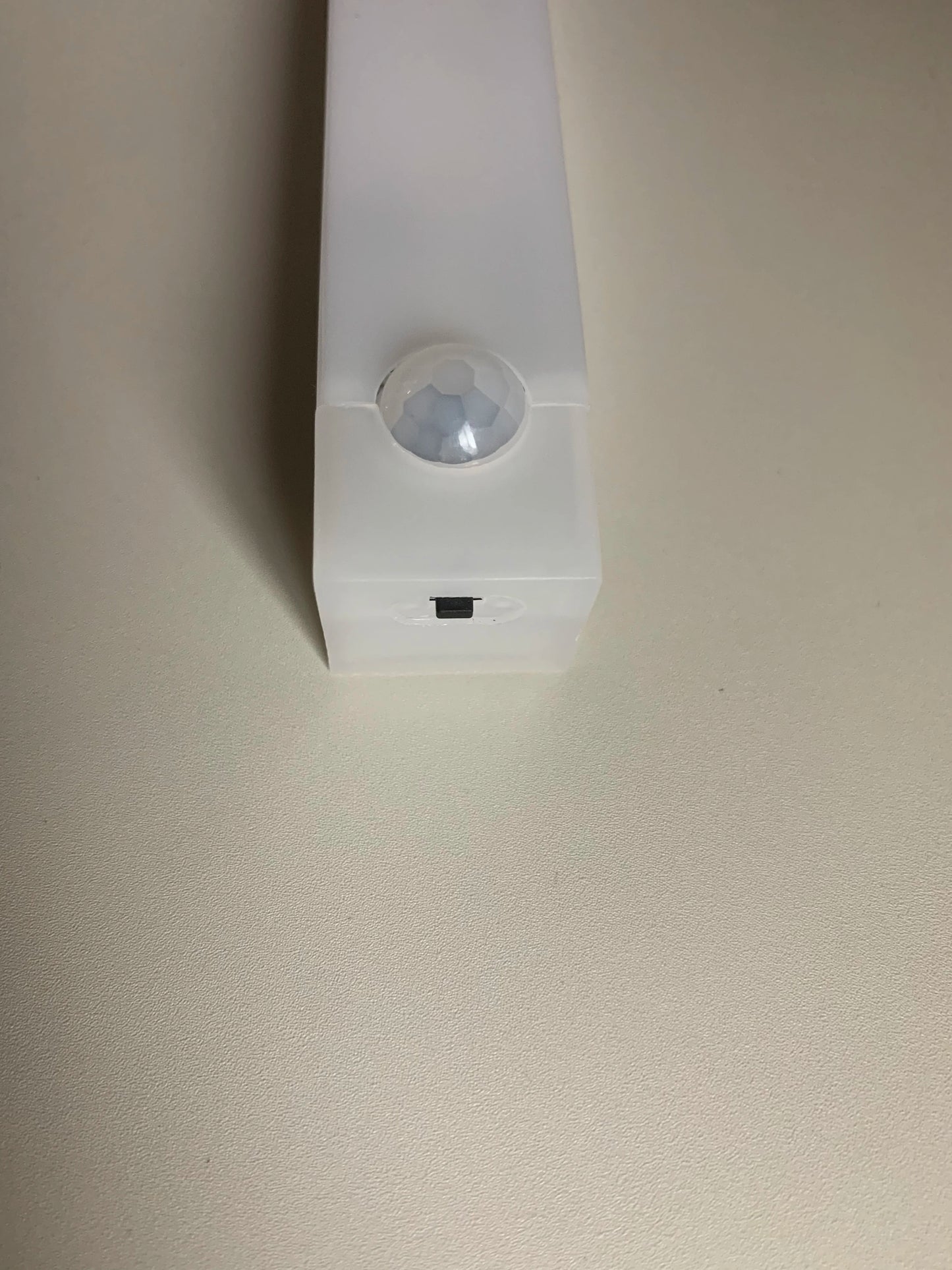 Wireless LED Motion Sensor Night Light with Magnetic Stripe USB