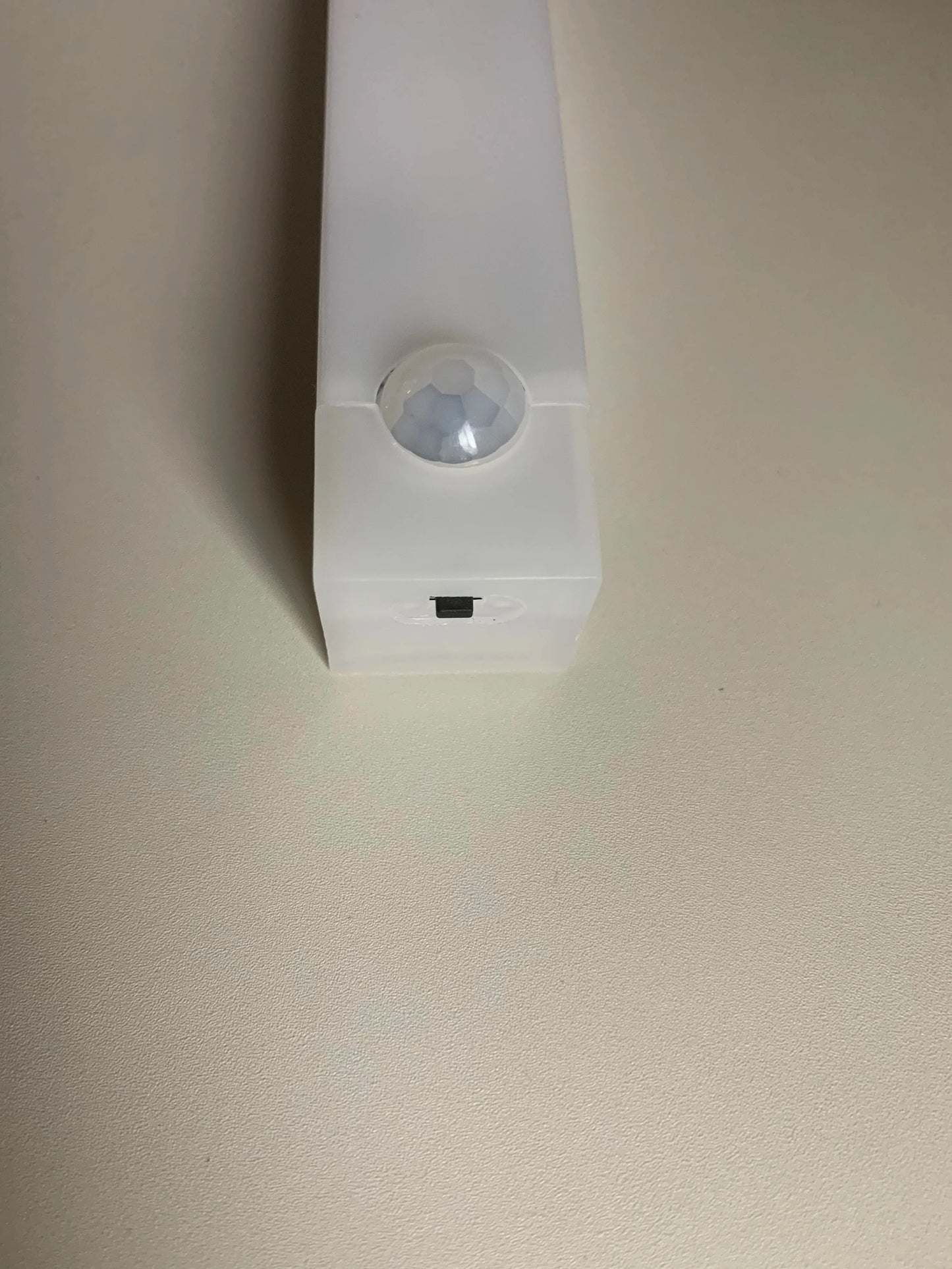 Wireless LED Motion Sensor Night Light with Magnetic Stripe USB