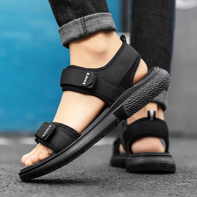 A Pair of Non-Slip Men's Sandals for Summer New Wear-Resistant