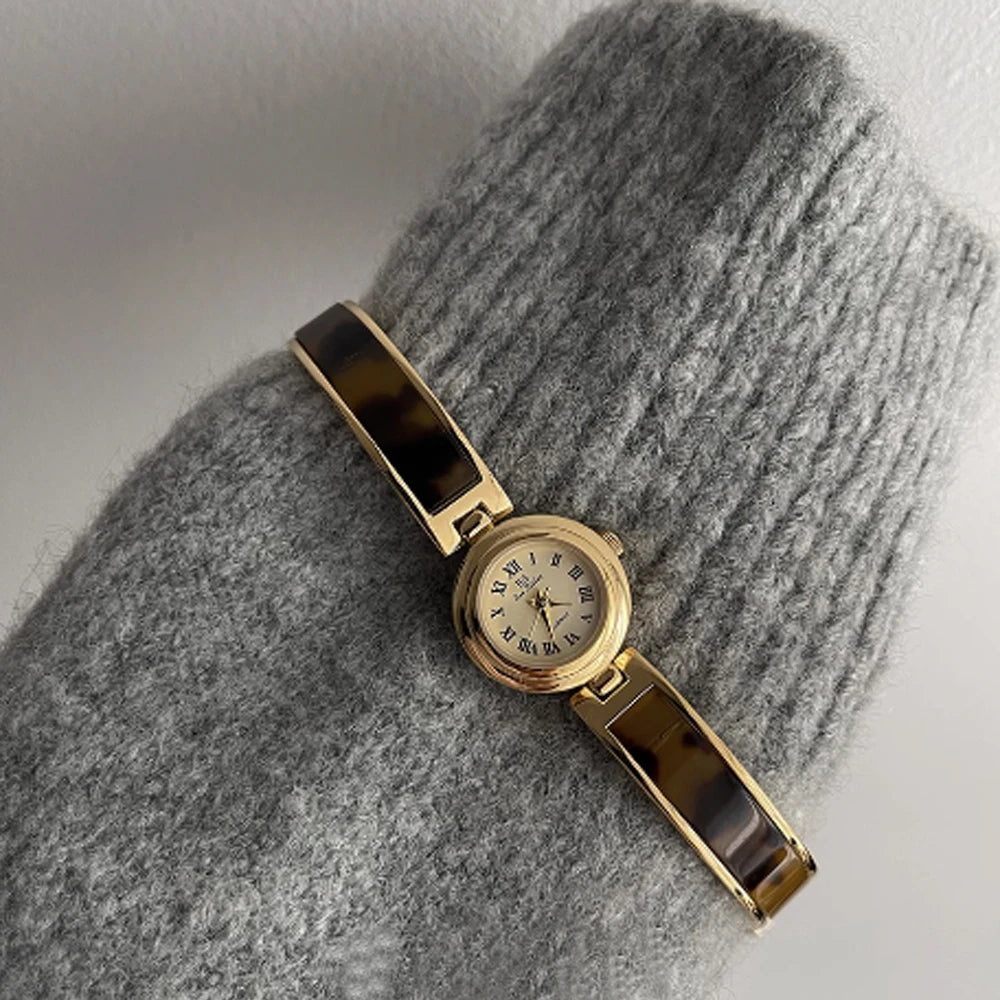 Fashion ethos Minimalist luxury gold disc with quartz women's watch