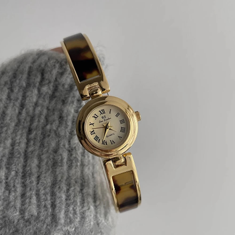 Fashion ethos Minimalist luxury gold disc with quartz women's watch