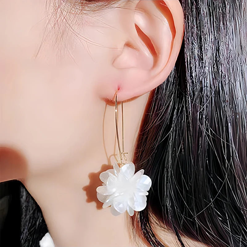 Exaggerated White Flower Drop Earrings Elegant Imitation Pearl Dangle