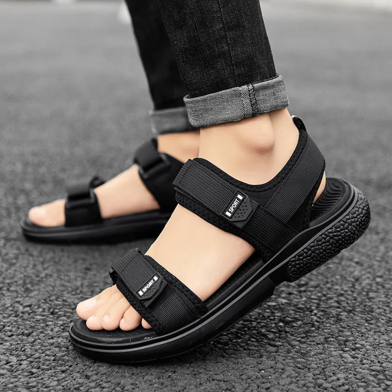 A Pair of Non-Slip Men's Sandals for Summer New Wear-Resistant