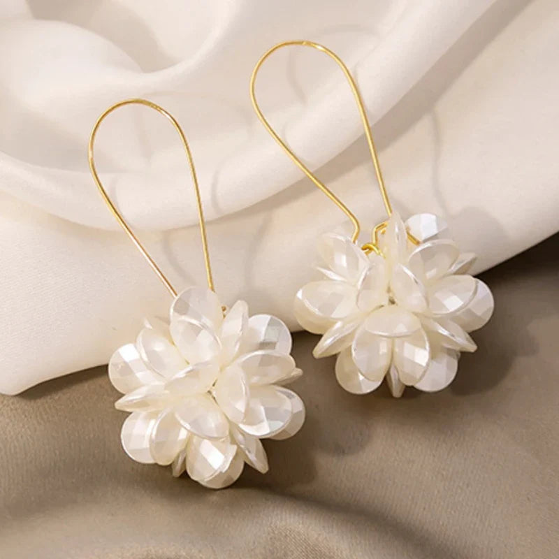 Exaggerated White Flower Drop Earrings Elegant Imitation Pearl Dangle