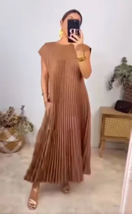 Spring And Summer New Fashionable Women's Round Neck Pleated Maxi