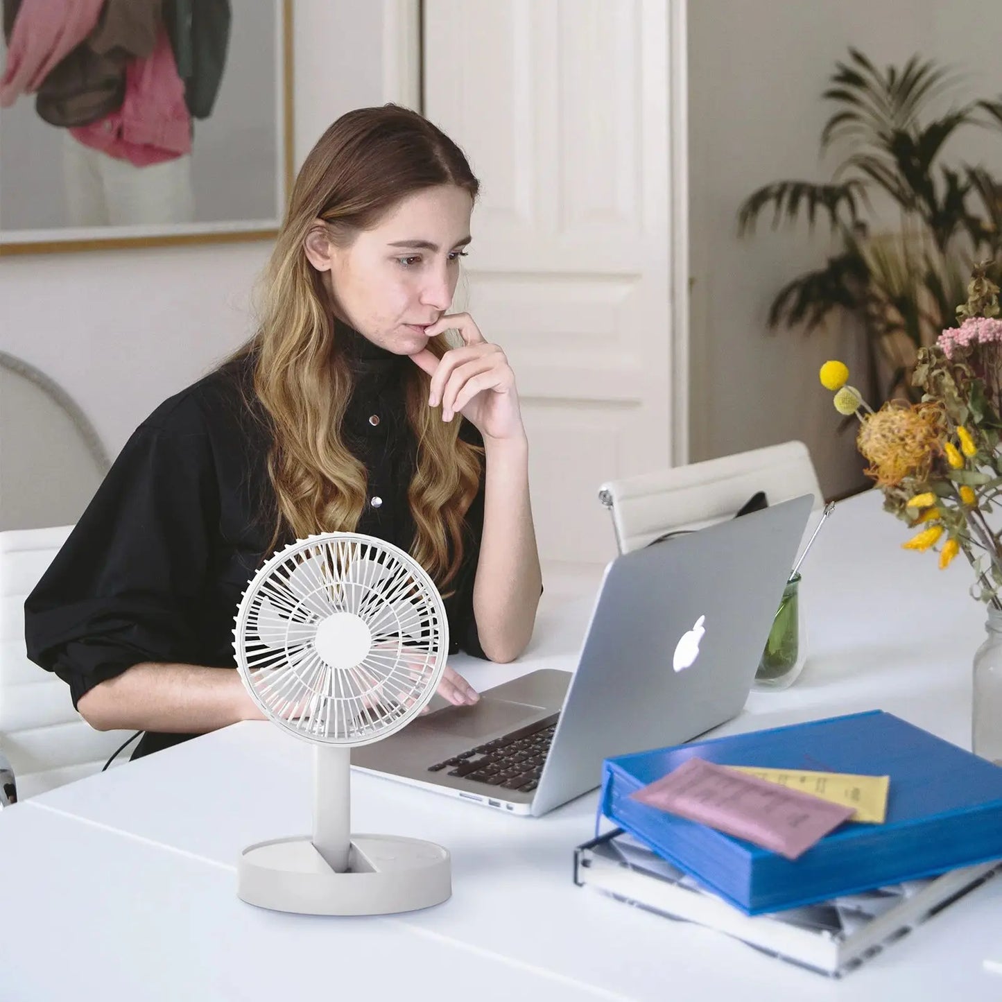 F28 Portable Mini Desktop USB Folding Fan with 4 Speed and Timing