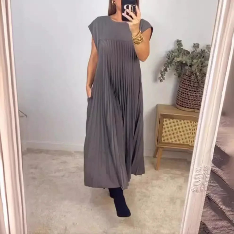 Spring And Summer New Fashionable Women's Round Neck Pleated Maxi