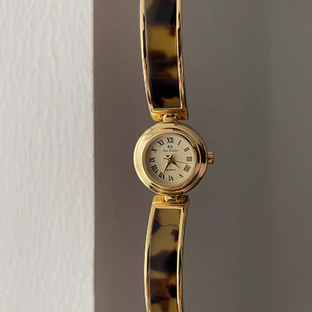 Fashion ethos Minimalist luxury gold disc with quartz women's watch