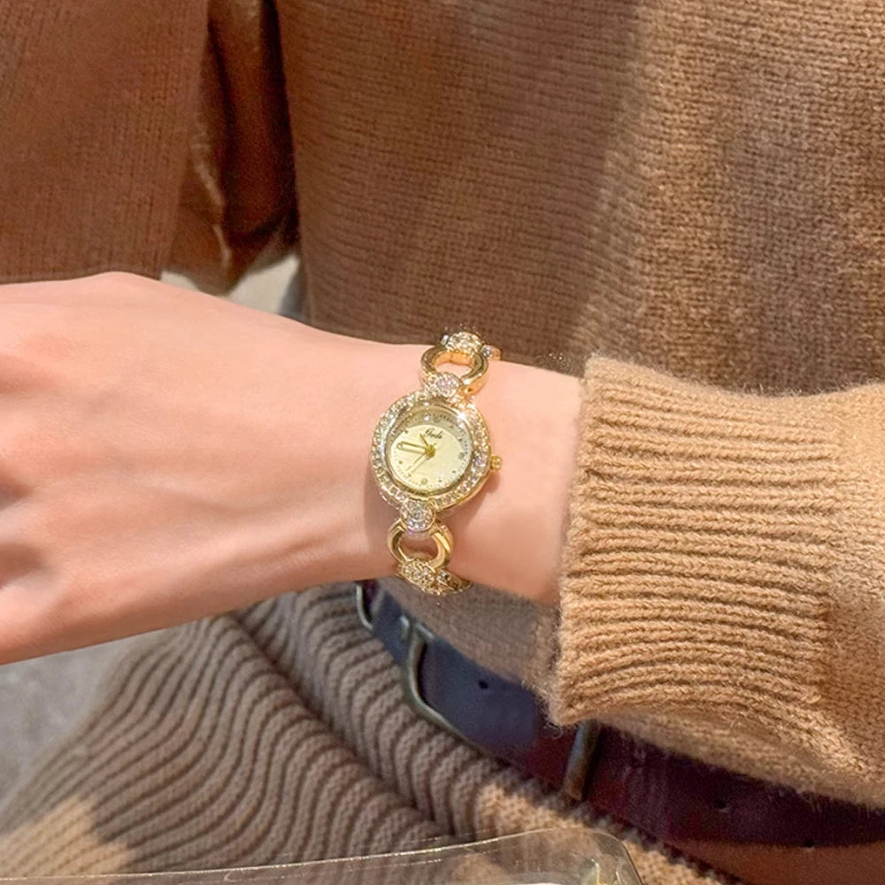 Fashion ethos Minimalist luxury gold disc with quartz women's watch