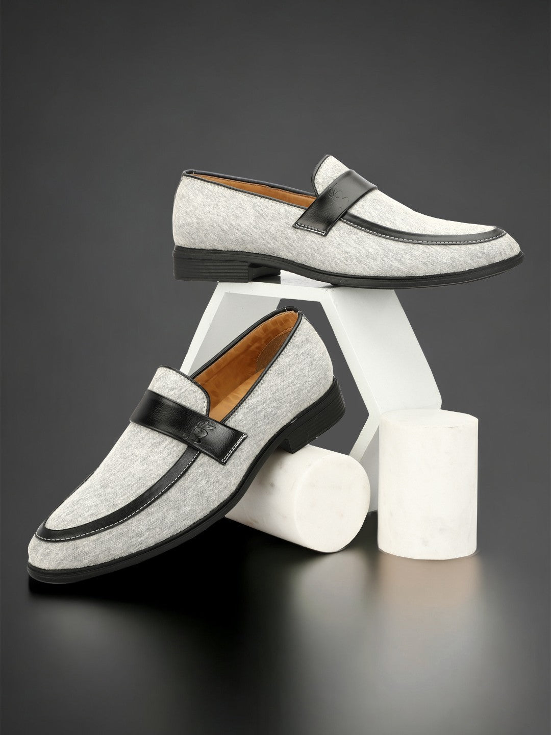 Buxton Men’s Formal Slip on shoes Size 6 Color Grey