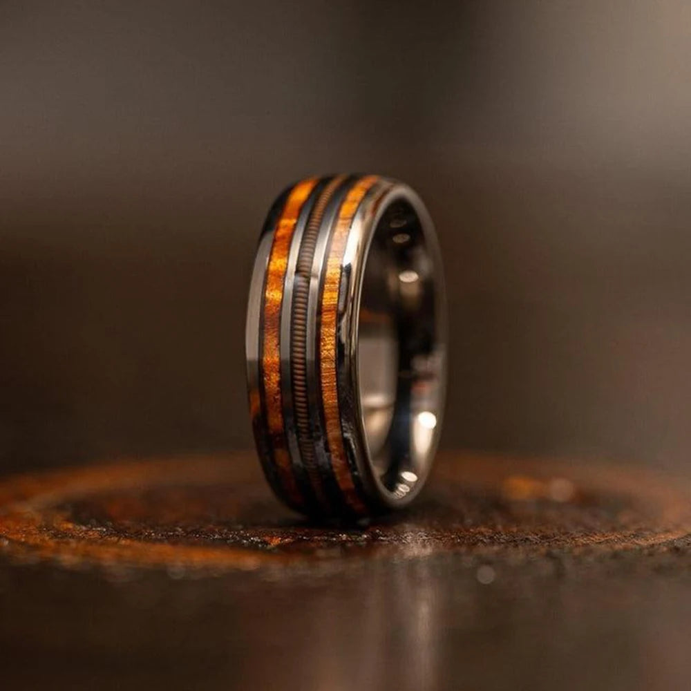 Fashion 8mm Black Stainless Steel Guitar String Rings for Men Whiskey Barrel Wood Inlay Guitarist Ring Men Wedding Band Jewelry
