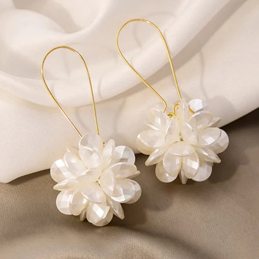 Exaggerated White Flower Drop Earrings Elegant Imitation Pearl Dangle