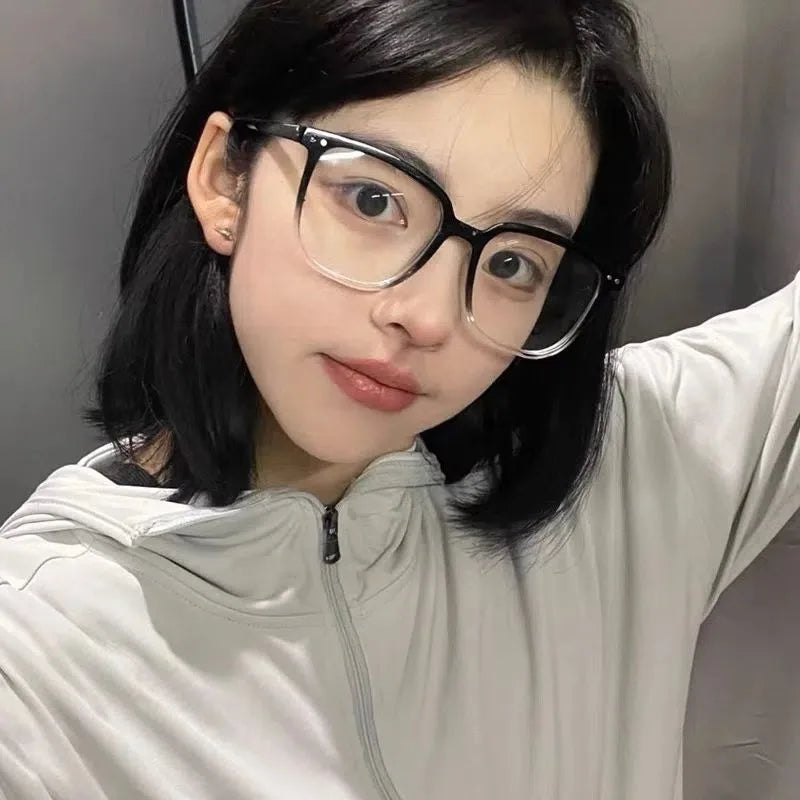 A Fashionable And Trendy Anti Blue Light Large Frame With Gradient