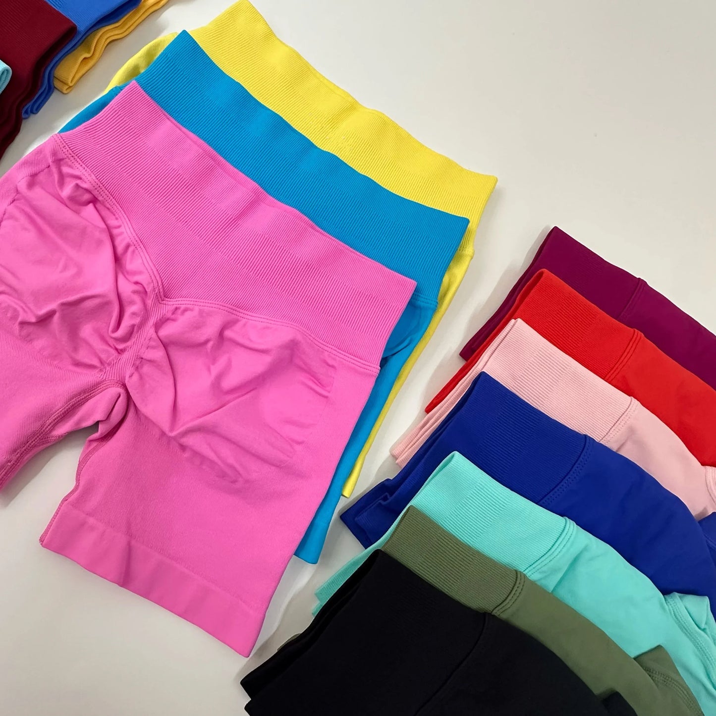 No Logo Yoga Shorts Low Ribbed Waist Band Yoga Shorts Seamless Scrunch Bum Workout Gym Shorts Booty Hight Stretch Running Shorts